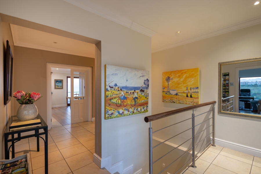 7 Bedroom Property for Sale in Bowtie Western Cape